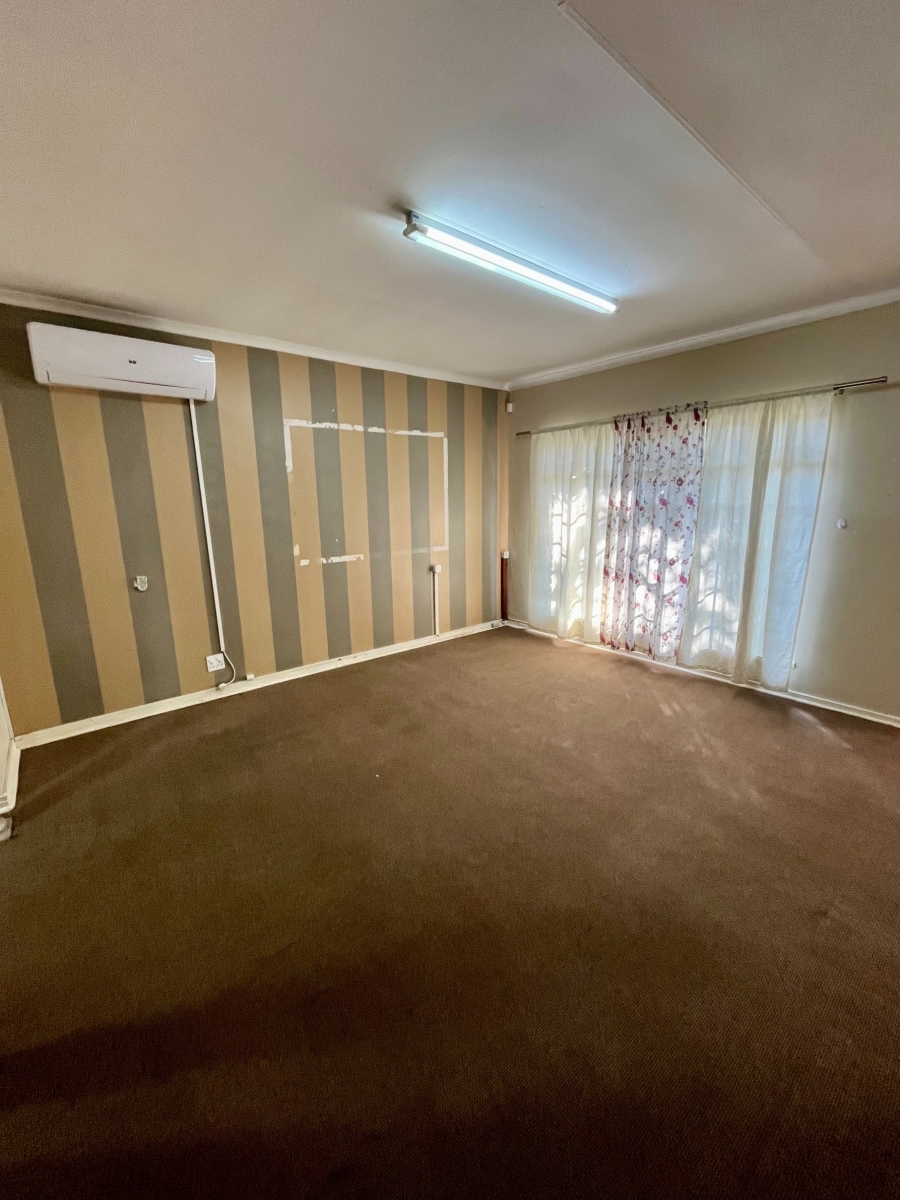 4 Bedroom Property for Sale in Flamwood North West